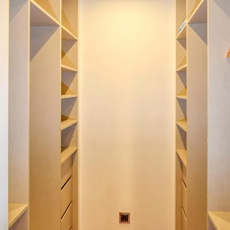 Seculo Xxi-u, A In Madeira Funchal (Madeira)