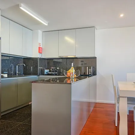 Seculo Xxi-u, A In Madeira * Funchal (Madeira)